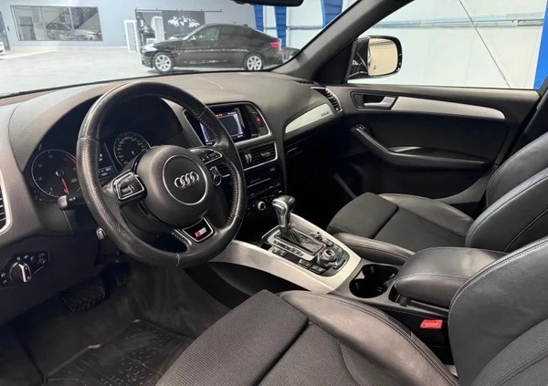 Audi Q5 cena 59500 przebieg: 336000, rok produkcji 2015 z Sulejówek małe 742